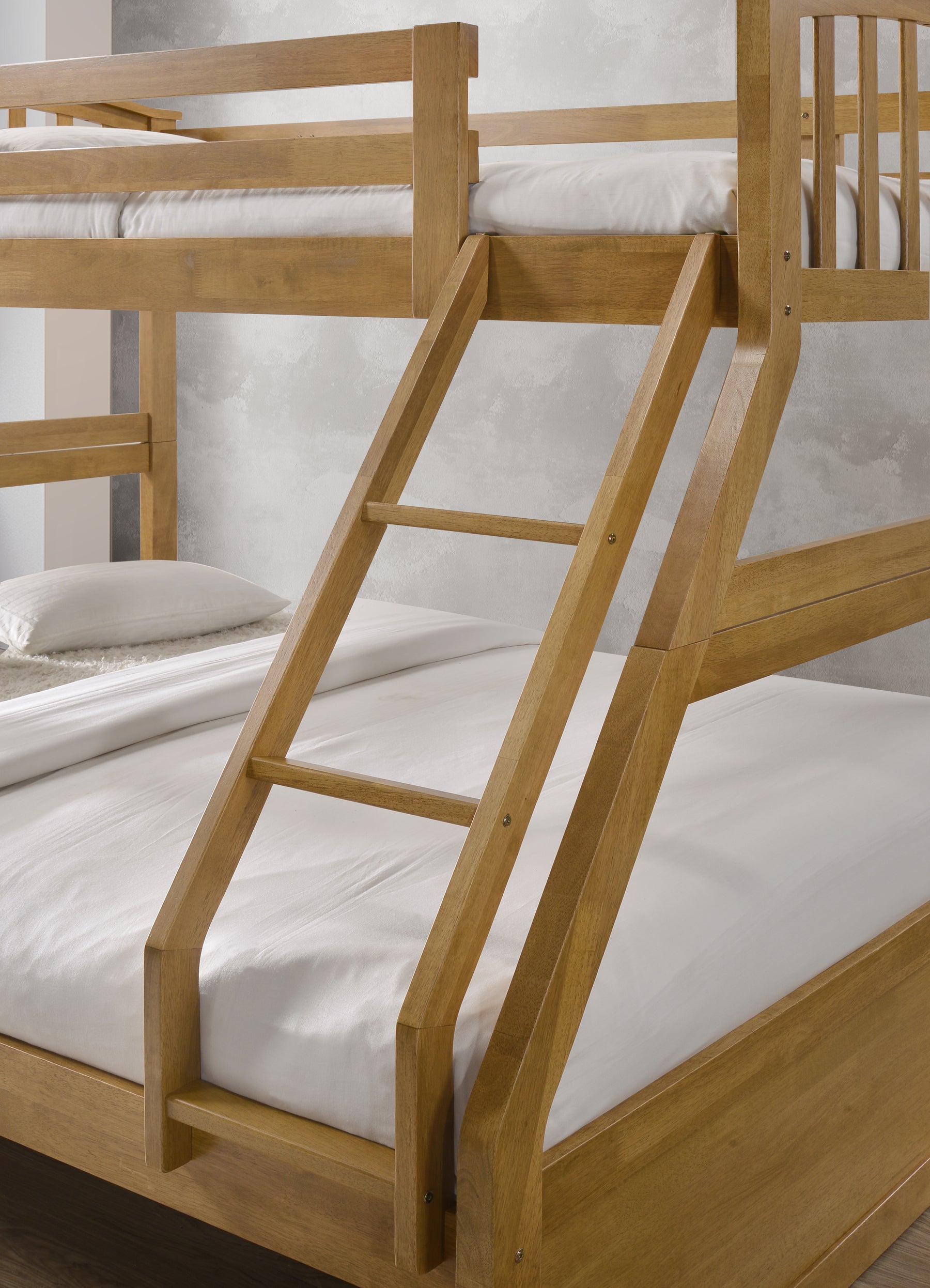 Verona Oak Three Sleeper Bunk Bed